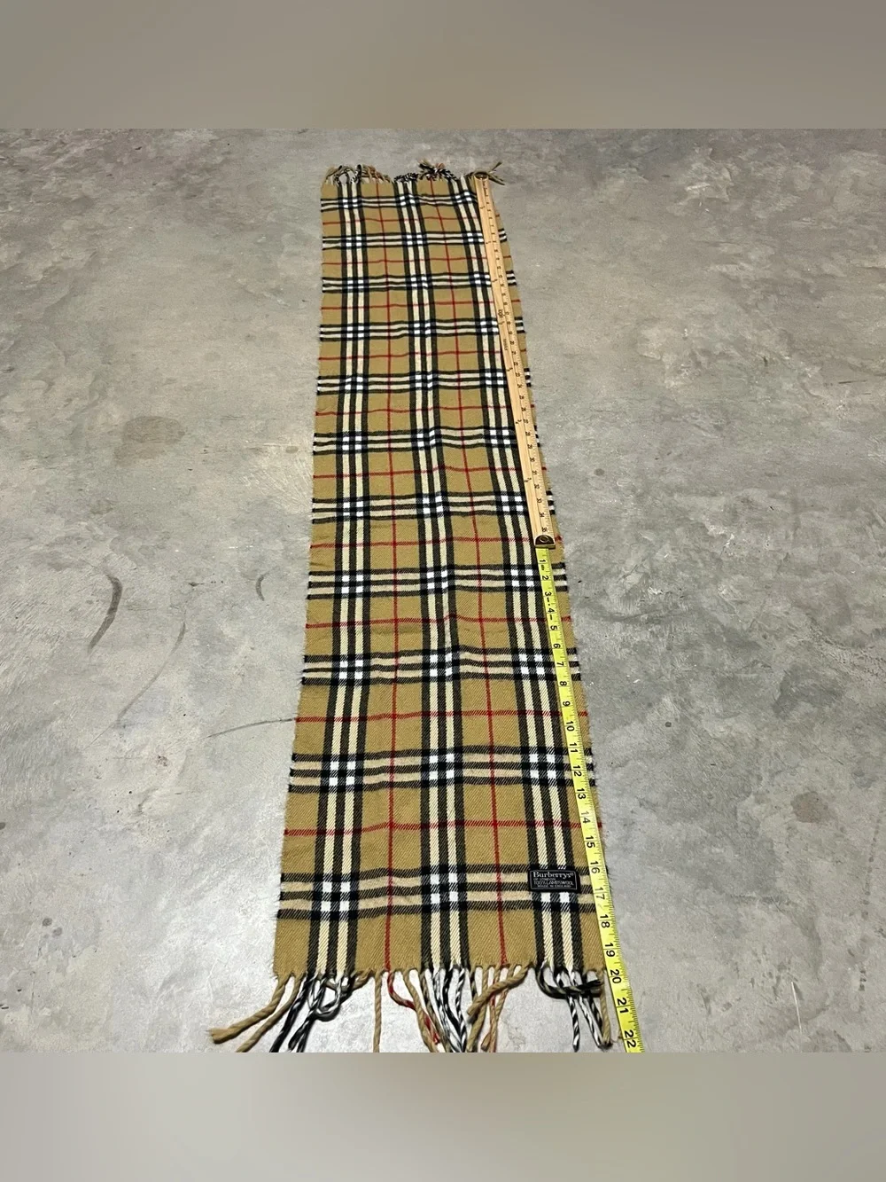 Burberry of London 100% Lambswool Nova Check Scarf 56
